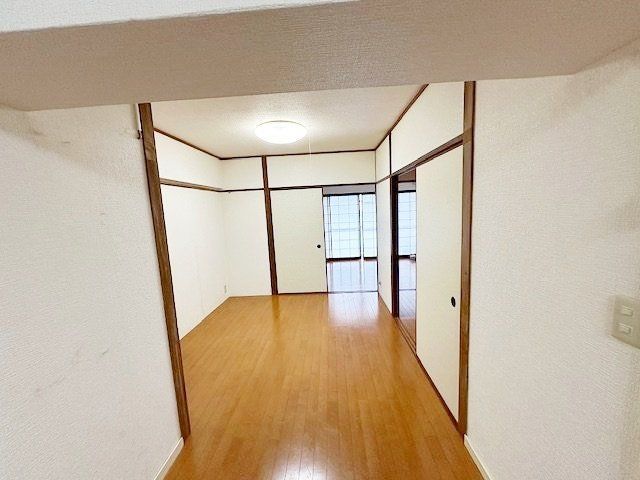 Renovated 2LDK Apartment in Shimonoseki, Yamaguchi - Thumbnail 4