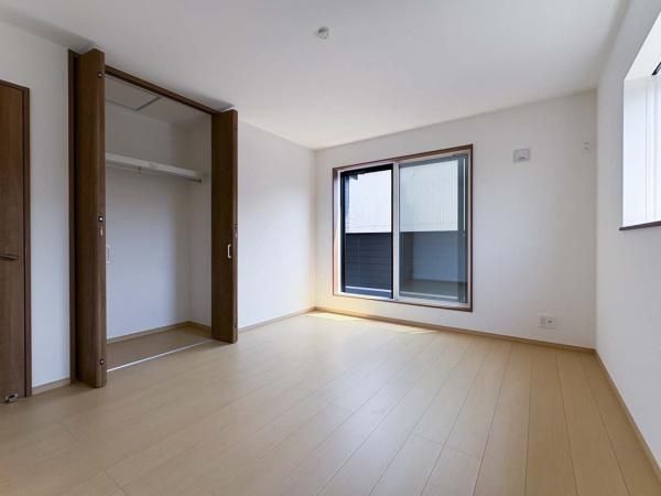 4LDK Newly Built House for Sale Near Kinugasa Station in Yokosuka - Thumbnail 4