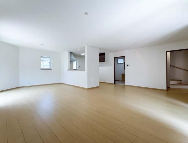 4LDK Newly Built House for Sale Near Kinugasa Station in Yokosuka - Thumbnail 3
