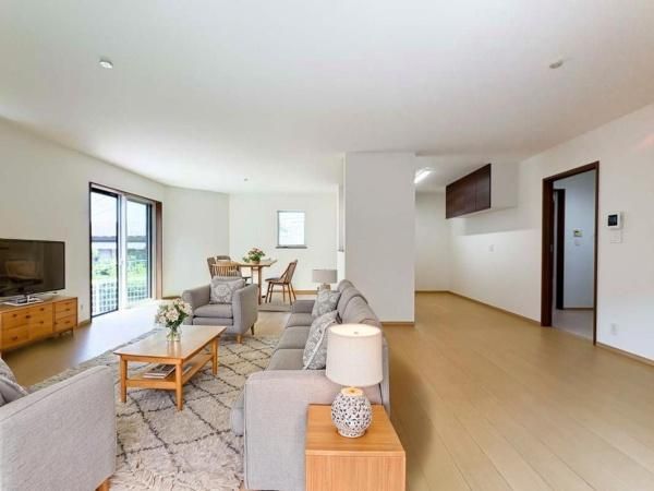 4LDK Newly Built House for Sale Near Kinugasa Station in Yokosuka - Thumbnail 2