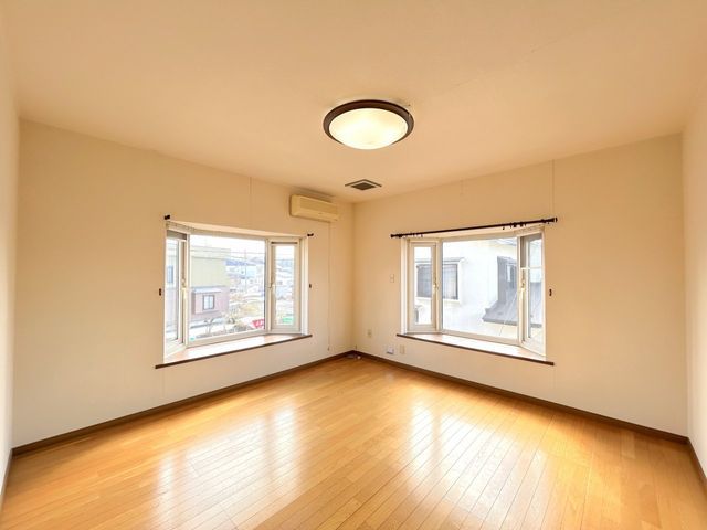 Renovated 4LDK House for Sale in Hirosaki, Aomori - Thumbnail 3