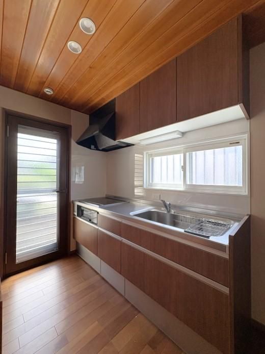 4LDK Seaside House in Matsuyama with Lodge-Style Living - Thumbnail 3