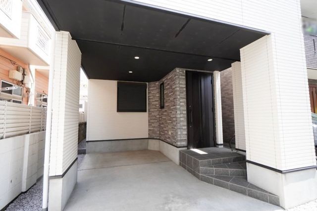 4LDK House for Sale in Nerima, Tokyo - 103 sqm Near Oizumi-gakuen - Thumbnail 2