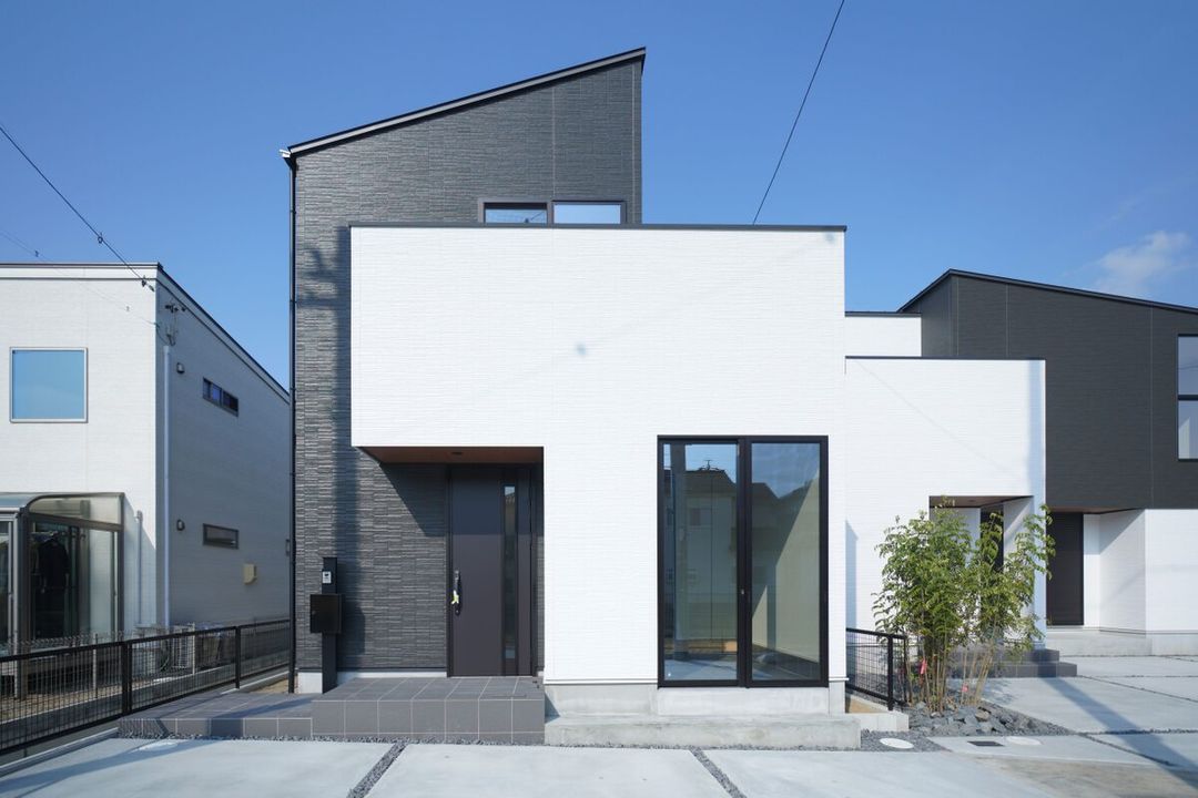 Ichinomiya Corner Building Plot with Parking for 3 Cars - Thumbnail 2