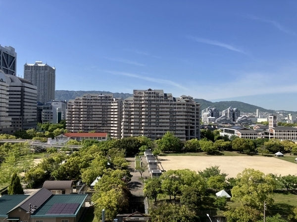3LDK Apartment in Kobe's Higashinada Ward with Balcony - Thumbnail 2