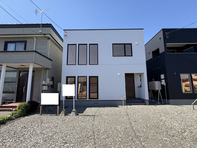 New 3LDK House in Obihiro with Open Layout - Thumbnail 2