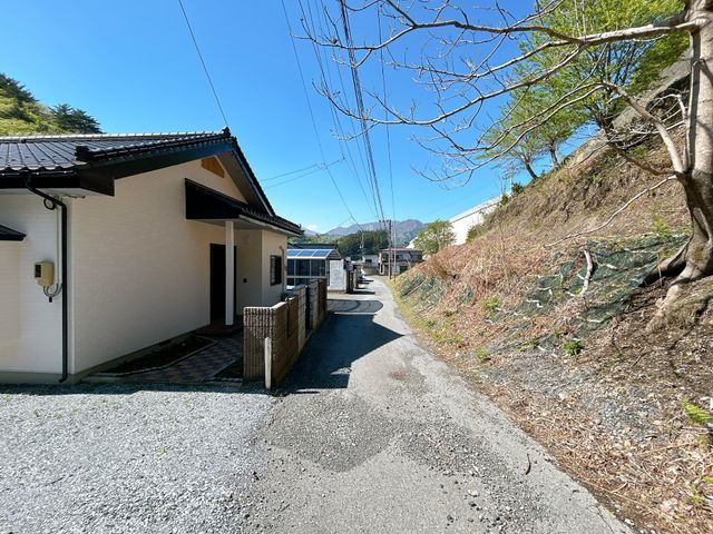 Renovated 3LDK House in Kamaishi, Iwate on Large Lot - Thumbnail 2