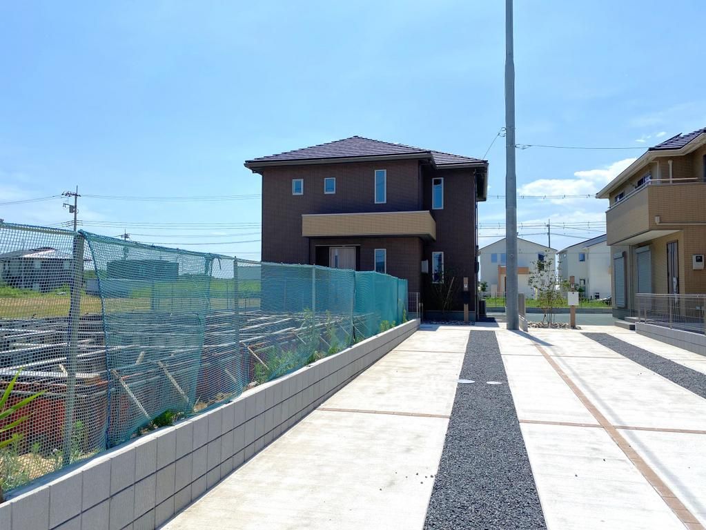 New 4LDK House in Kizarazu with Solar Power & Aqua-Line Access - Thumbnail 4