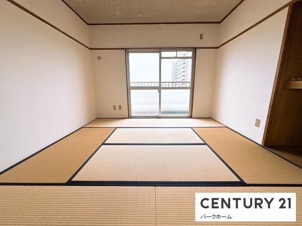 Maison Moriyama 2DK Apartment for Sale in Shiga - Thumbnail 4