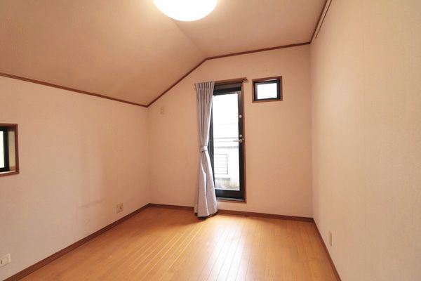 4LDK House for Sale in Shakujii-dai, Nerima-ku, Tokyo - Thumbnail 2
