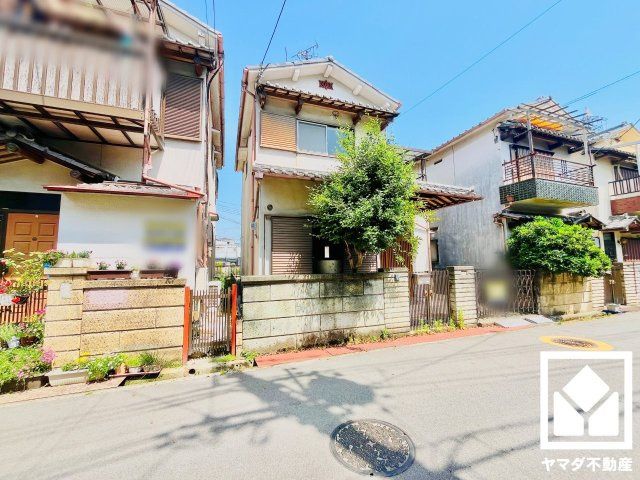 3LDK House for Sale in Yawata City, Kyoto - Image 1