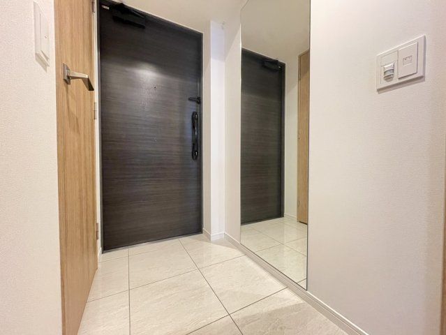 2LDK near Midoribashi Station with Osaka Castle views - Thumbnail 3