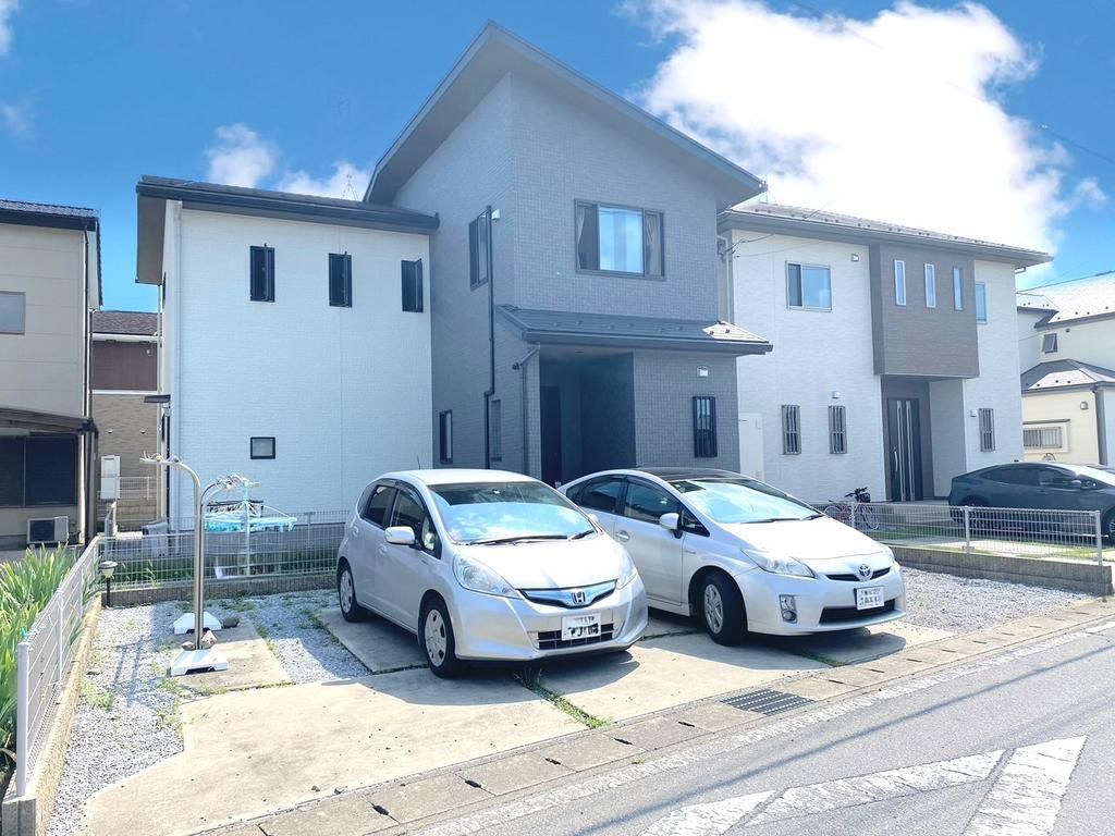 4SLDK House in Utsunomiya with South-Facing Balcony - Thumbnail 2