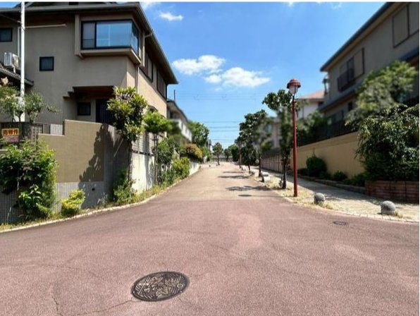 Fully Renovated 4LDK House Near Matsuiyamate Station in Kyotanabe - Thumbnail 2