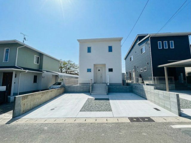 New 4LDK House in Miyazaki's Ikimegaoka East with Solar Power - Thumbnail 2