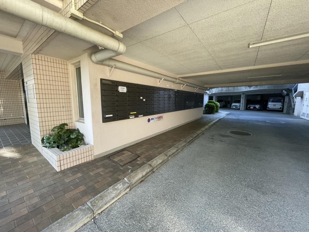 3LDK Apartment in Kitakyushu with Balcony Near Anaou Station - Thumbnail 2