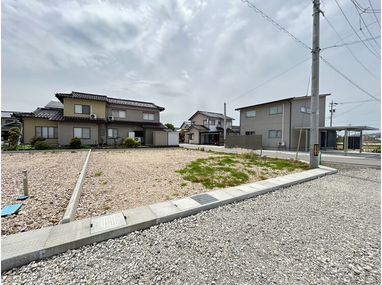 Land for Sale in Nonoichi, Ishikawa - 211sqm Corner Lot - Thumbnail 3