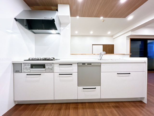 Renovated 2LDK Apartment for Sale in Toyama City - Thumbnail 2