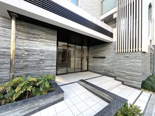 Geo Higashi-Nippori 2LDK Apartment in Arakawa, Tokyo - Thumbnail 3