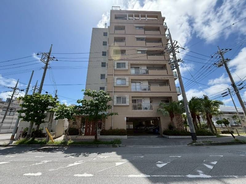 3LDK Apartment in Chatan, Okinawa with Balcony - Thumbnail 3