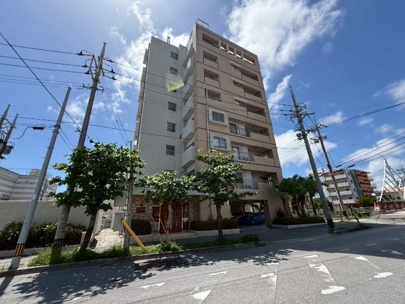 3LDK Apartment in Chatan, Okinawa with Balcony - Thumbnail 2