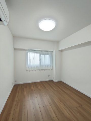 Haitown Shiohama 10F 2LDK Apartment in Ichikawa, Chiba - Thumbnail 3