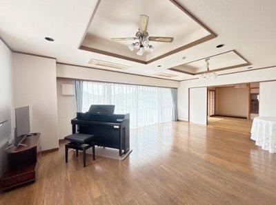 3LDK Apartment in Izu Nagaoka with Balcony Views — Image 2, Izunokuni, Shizuoka