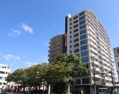 3LDK Apartment in Wakayama City with South-Facing Balcony - Thumbnail 2