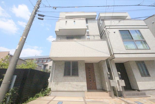 3LDK Family Home in Itabashi, Tokyo | 2013 Build | Near Stations - Thumbnail 2