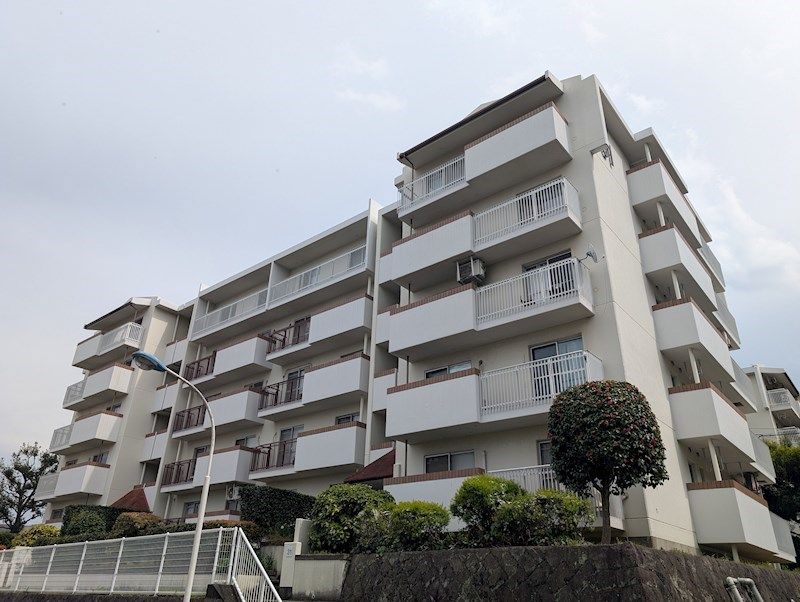 Renovated 3LDK Apartment with Private Garden in Fukuoka - Image 10