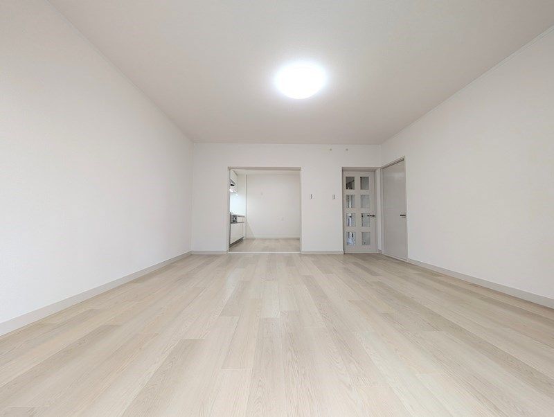 Renovated 3LDK Apartment with Private Garden in Fukuoka - Image 22