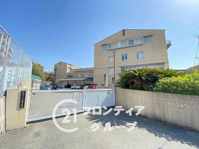 Renovated 2LDK Apartment for Sale in Nishinomiya, Hyogo - Thumbnail 2