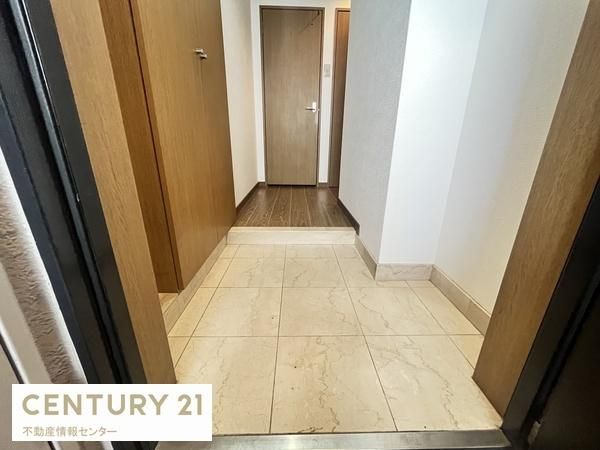 Renovated 3LDK Apartment Near Kujo Station Osaka - Thumbnail 2