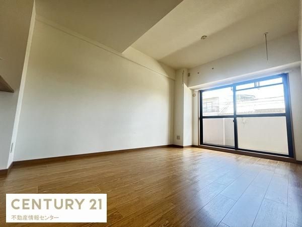 Renovated 3LDK Apartment Near Kujo Station Osaka - Thumbnail 4