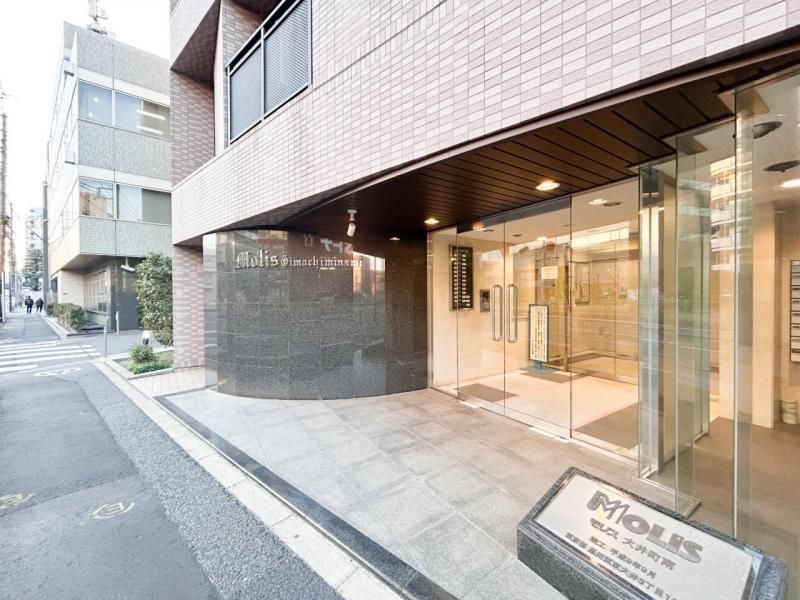 Top-Floor 2LDK Apartment in Shinagawa, Tokyo for Sale - Thumbnail 2