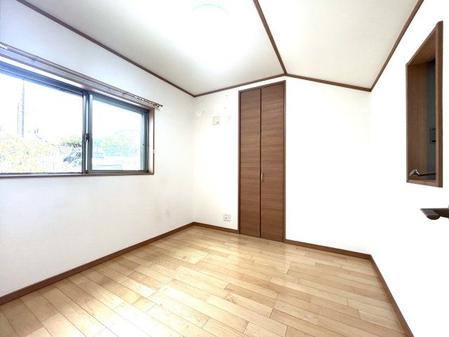 4LDK House in Yokohama Izumi Ward | 11-Year-Old Property with Parking - Thumbnail 4