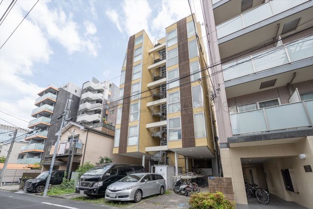 Studio Apartment for Sale in Koto City, Tokyo - Thumbnail 2