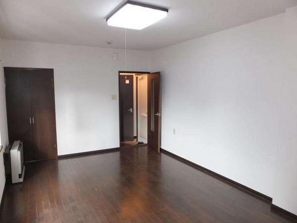 Studio Apartment for Rent in Higashi-ku, Sapporo - Near Ward Office - Thumbnail 3