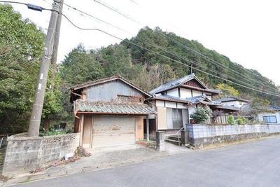 Spacious 10DK House in Takeo City - Close to Elementary School — Image 2, Takeo, Saga