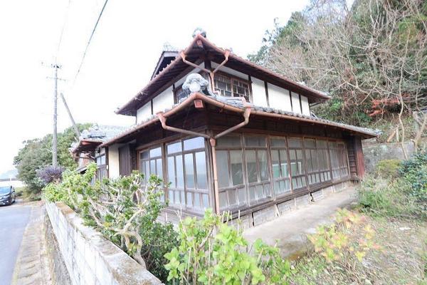 Spacious 10DK House in Takeo City - Close to Elementary School - Thumbnail 2