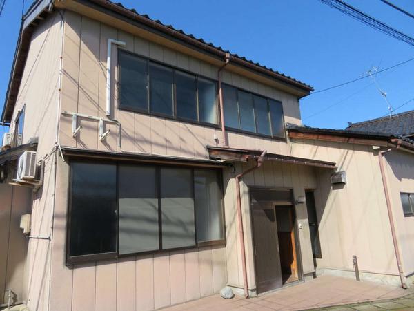 Traditional Home for Rent in Nishifukumachi, Oyabe City - Thumbnail 2