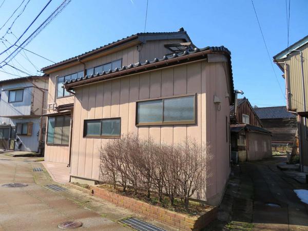 Traditional Home for Rent in Nishifukumachi, Oyabe City - Thumbnail 3