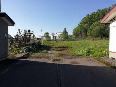 Large Vacant Land Plot in Numata Town, Hokkaido - 5,488 m² — Image 1, Numata, Hokkaido