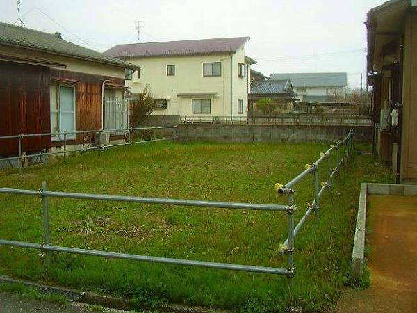 3LDK Modern House for Sale in Nara City with Mountain Views - Thumbnail 2