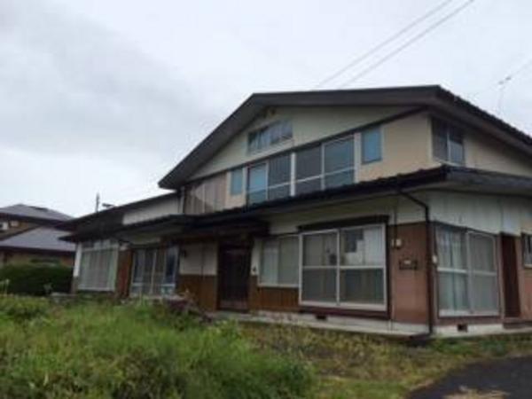 Historic Wooden Home in Hanamaki with Large Land Plot - Thumbnail 2