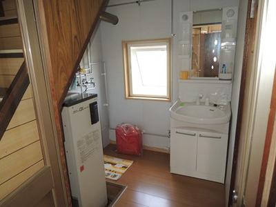 [Renovation History] / Renovated in 2008 / Partially washed roof, full interior cloth replaced, toilet, washbasin, tatami mats, etc. repaired — Image 1, Shibetsu, Hokkaido