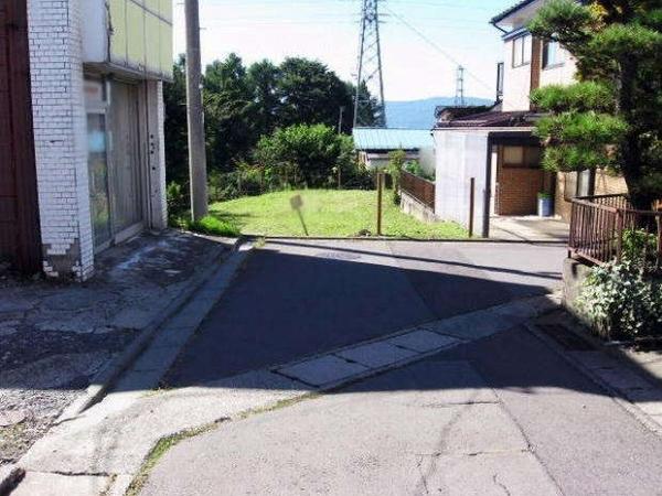 Traditional Kominka for Sale in Yamanashi with Mountain Views - Thumbnail 3