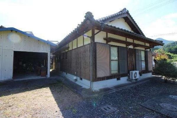 Traditional 3DK Home for Rent in Shirokawa, Seiyo City - Thumbnail 3