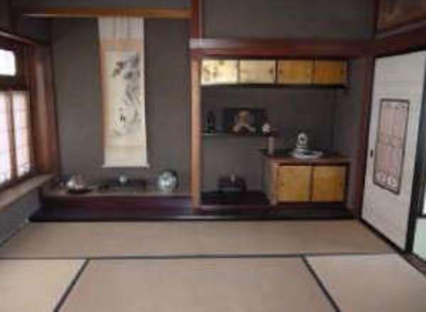 Spacious 7LDK Traditional Home in Tonami City - 1,147m² Plot - Thumbnail 4