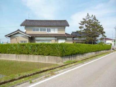 Spacious 7LDK Traditional Home in Tonami City - 1,147m² Plot — Image 1, Tonami, Toyama